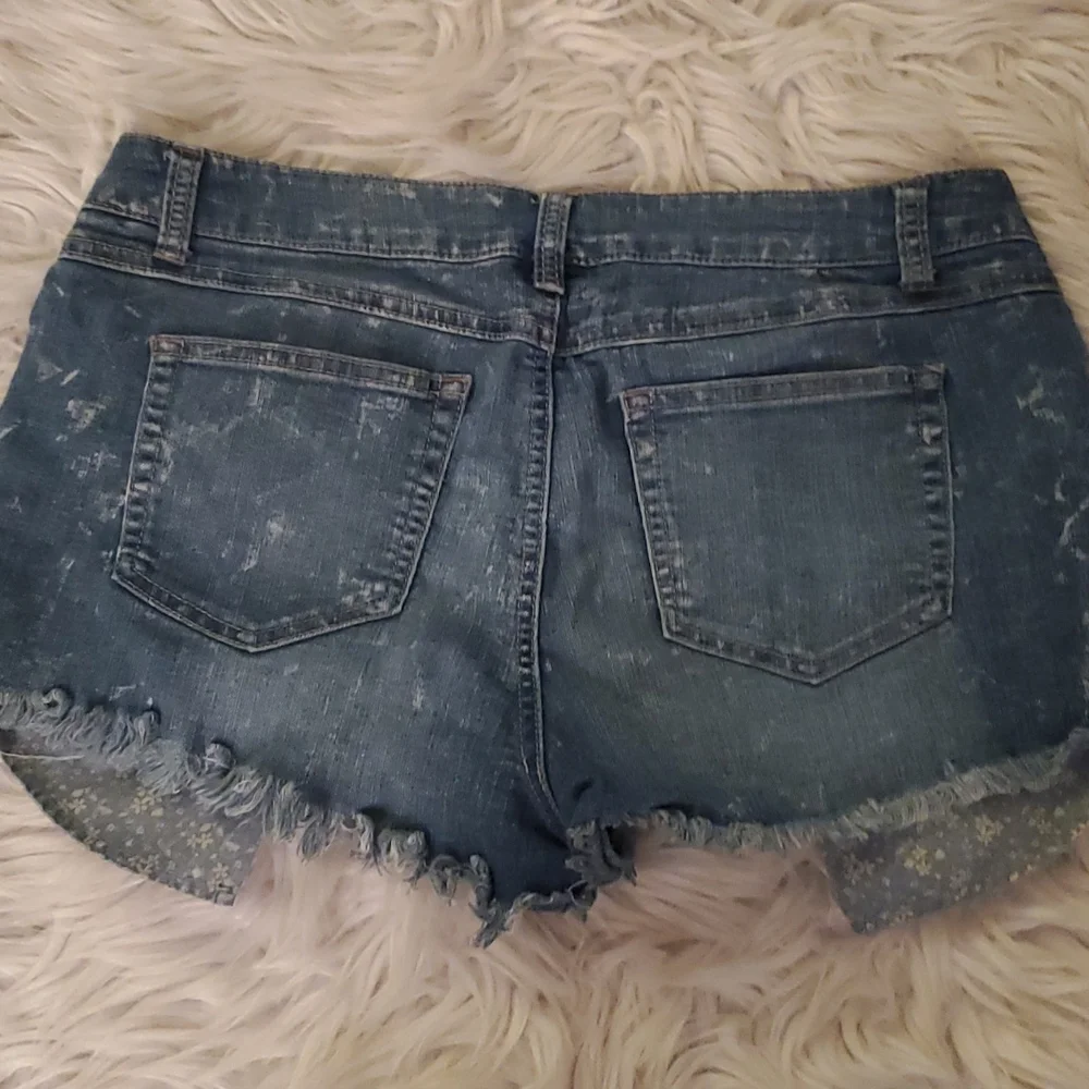 Rewash Ripped Denim Shorts – Button Front, Floral Lining, Size 13 (Juniors)